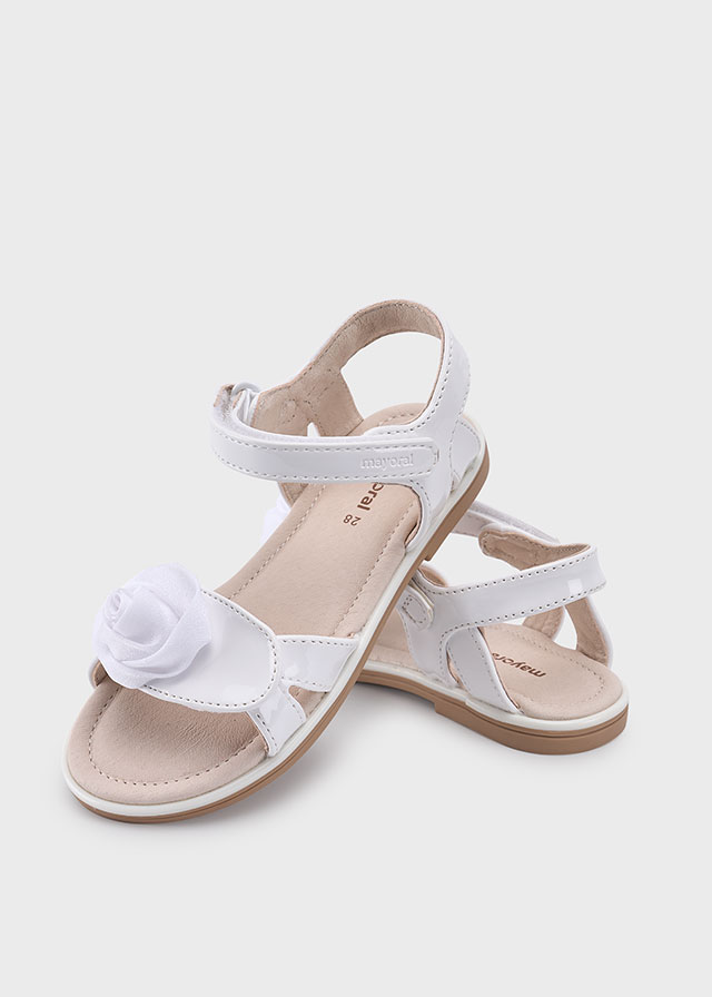 Second image of Πέδιλα λουστρίνι με λουλούδι